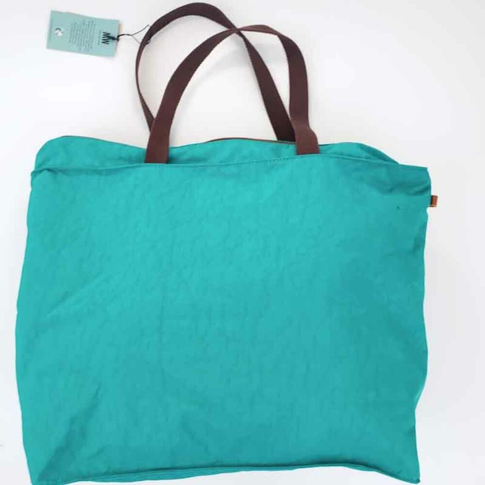 NEW Most Wanted USA Water-Resistant Nylon Tote Bag - Picture 5 of 7
